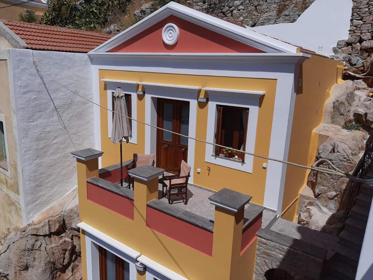 Kleanthi And Kostas Studios Сими Екстериор снимка