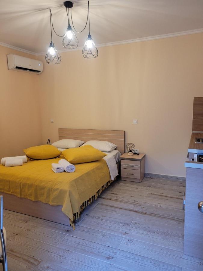 Kleanthi And Kostas Studios Сими Екстериор снимка